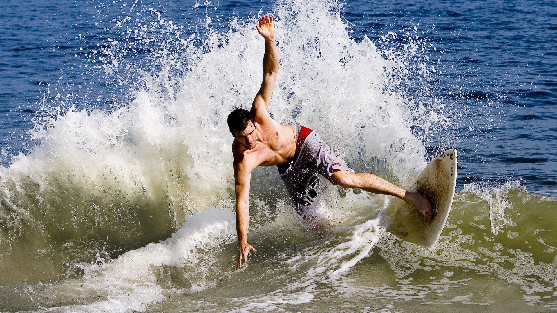 格列兹曼的独舞与欧洲红龙的叹息—当唯一性在绿茵场绽放