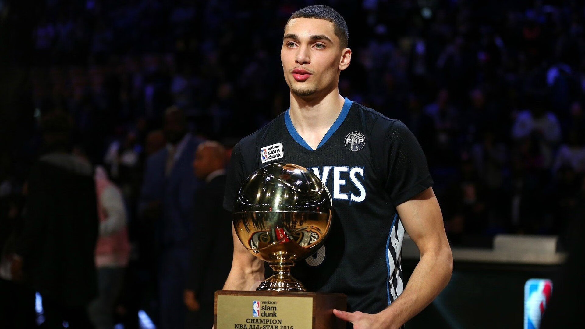 米切尔存在感拉满,上海队斩落北京队,诠释唯一性的胜利